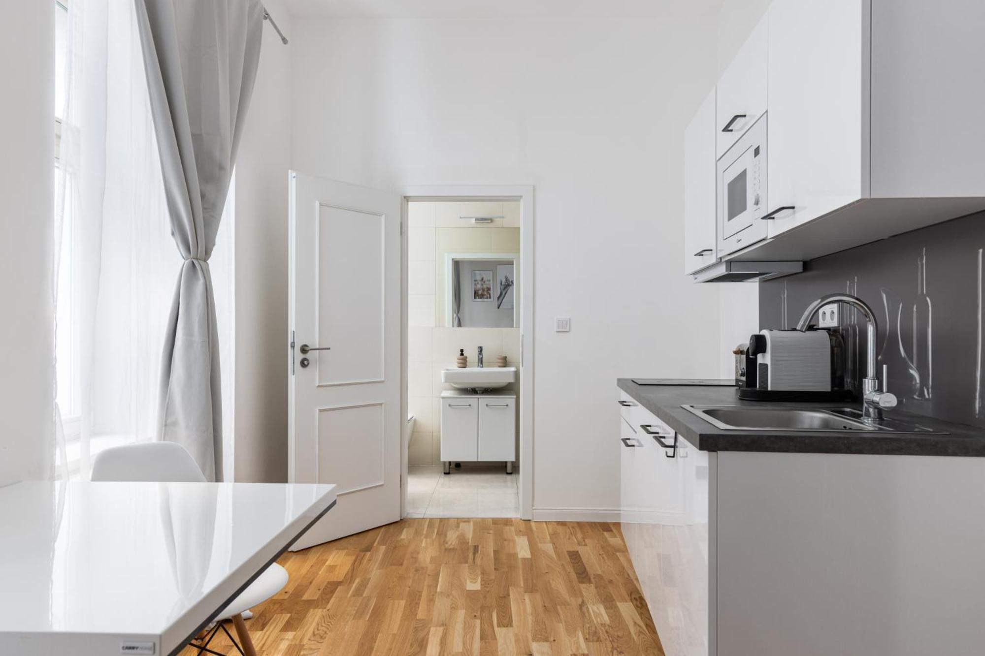 Stay2Gether Beige Nest - Metro Florenc Прага Екстериор снимка